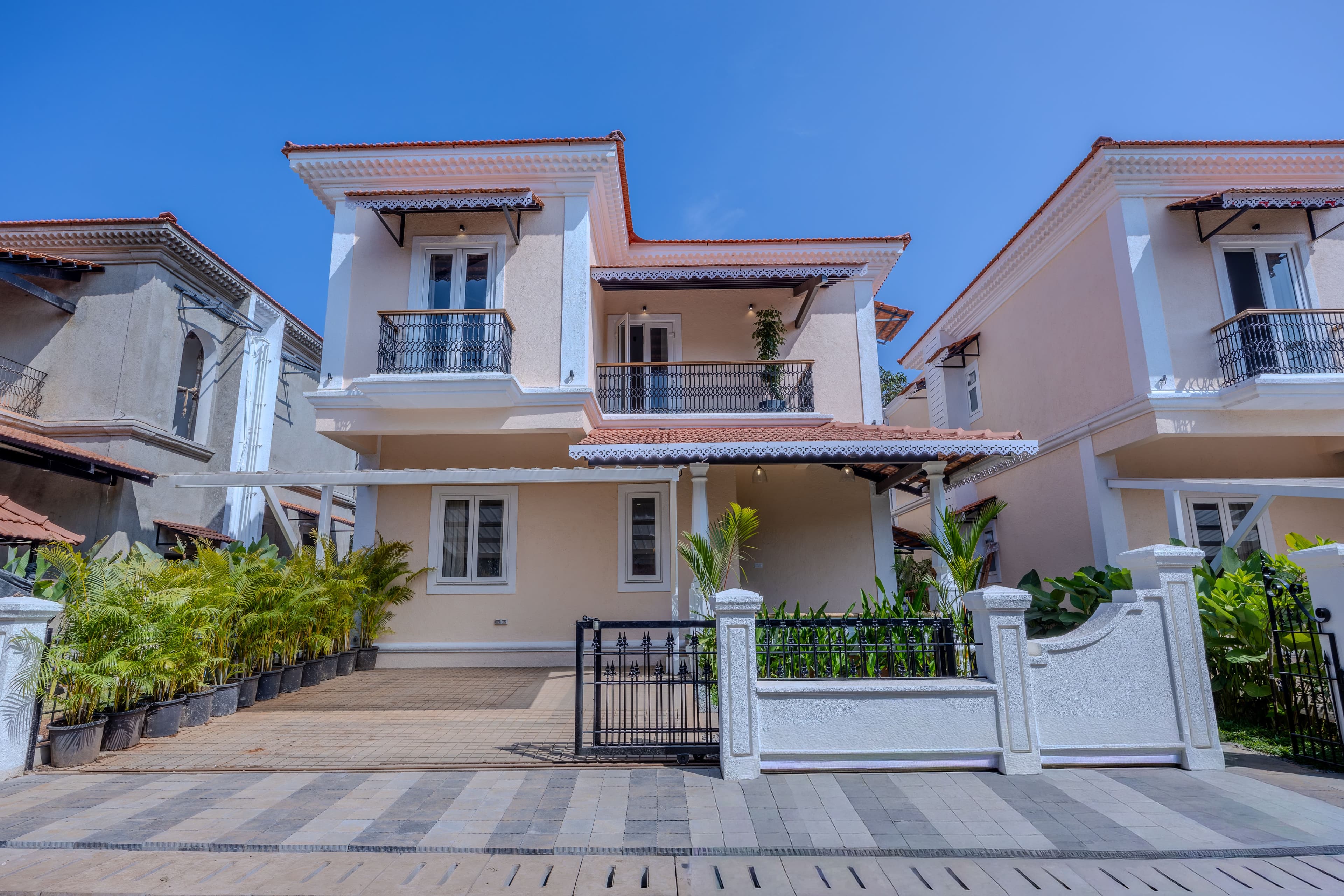 LT479(V5) | 4bhk Villa With Private Pool | Close to Siolim Sunset Point