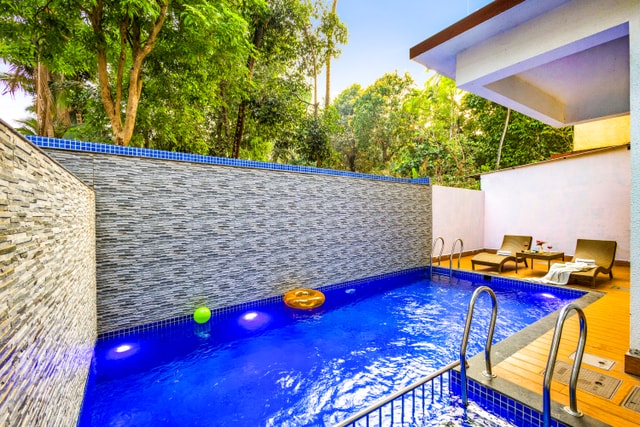 Private pool