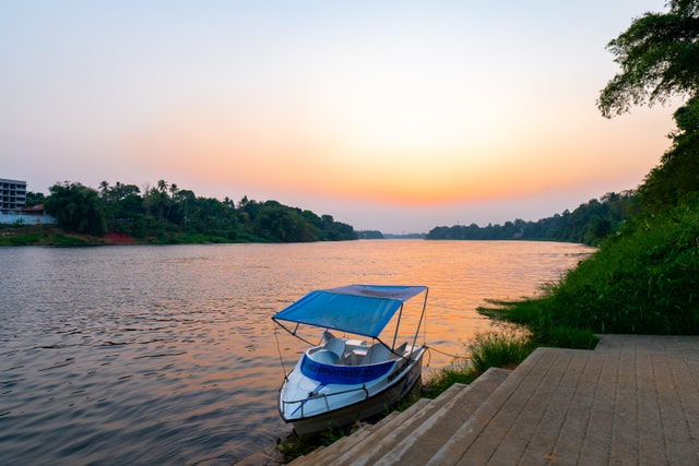Riverfront experience
