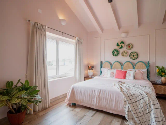 Bedroom 5 - Pink Panther’s Den