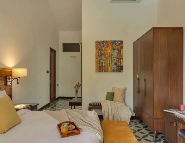 BEDROOM 13