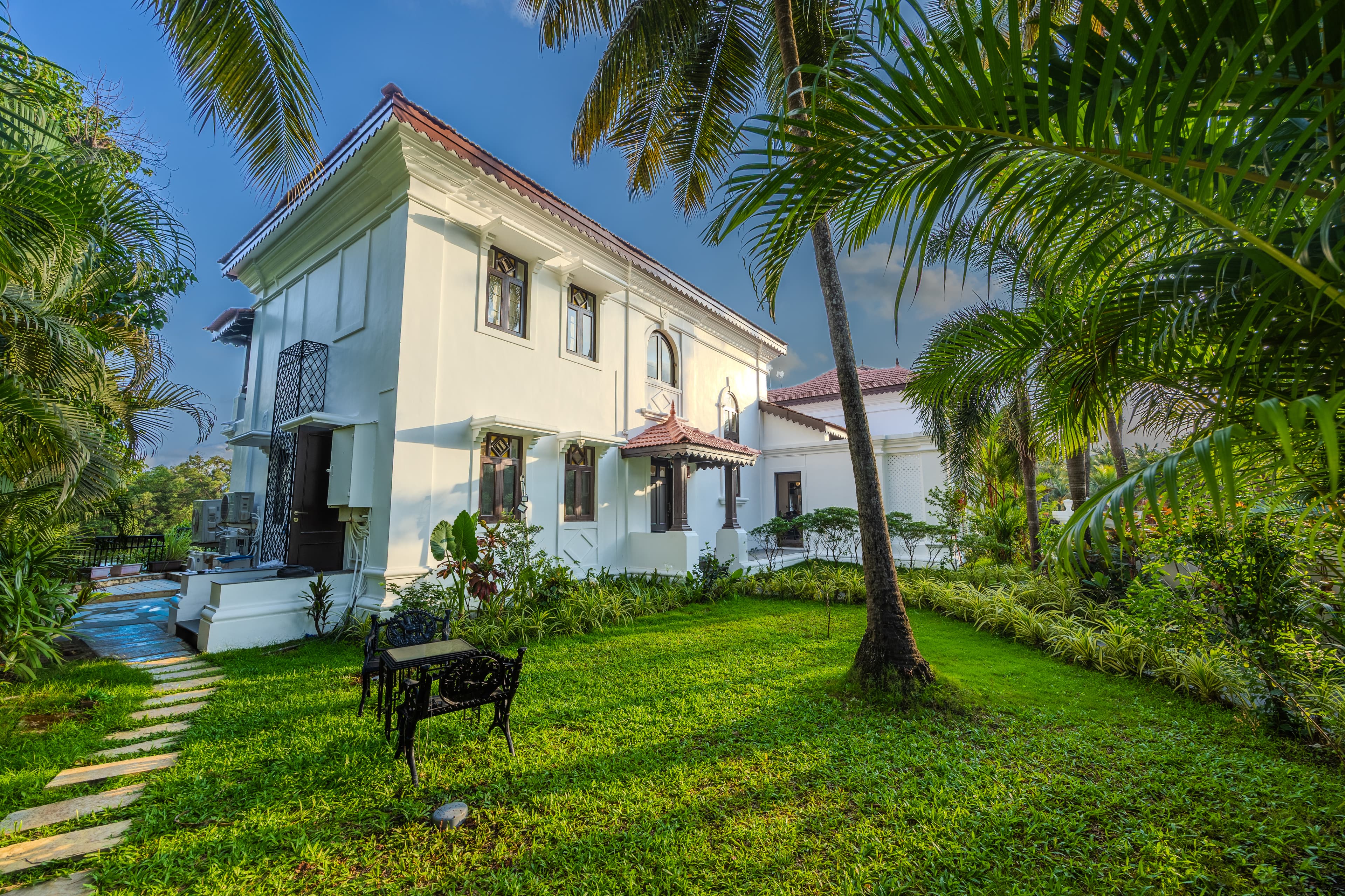 LT321(V3) | Indo-Portuguese 3-BHK villa with Private pool Near Candolim Beach & Coconut Tree Road Marra