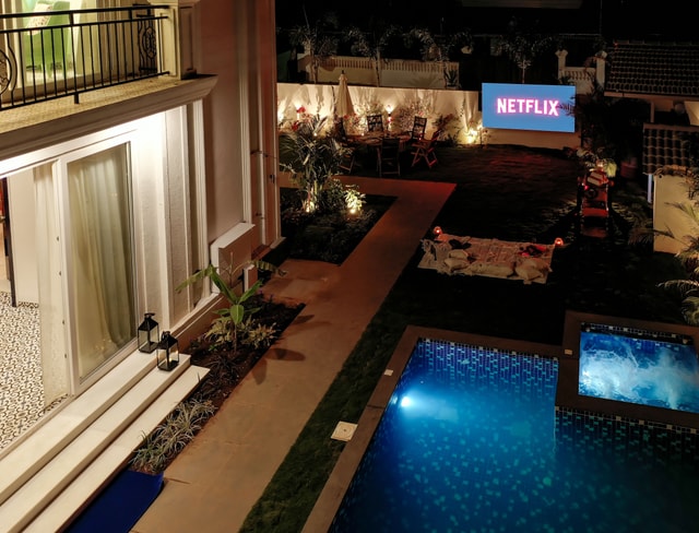 Swimming pool