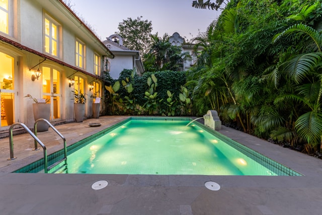 Private pool