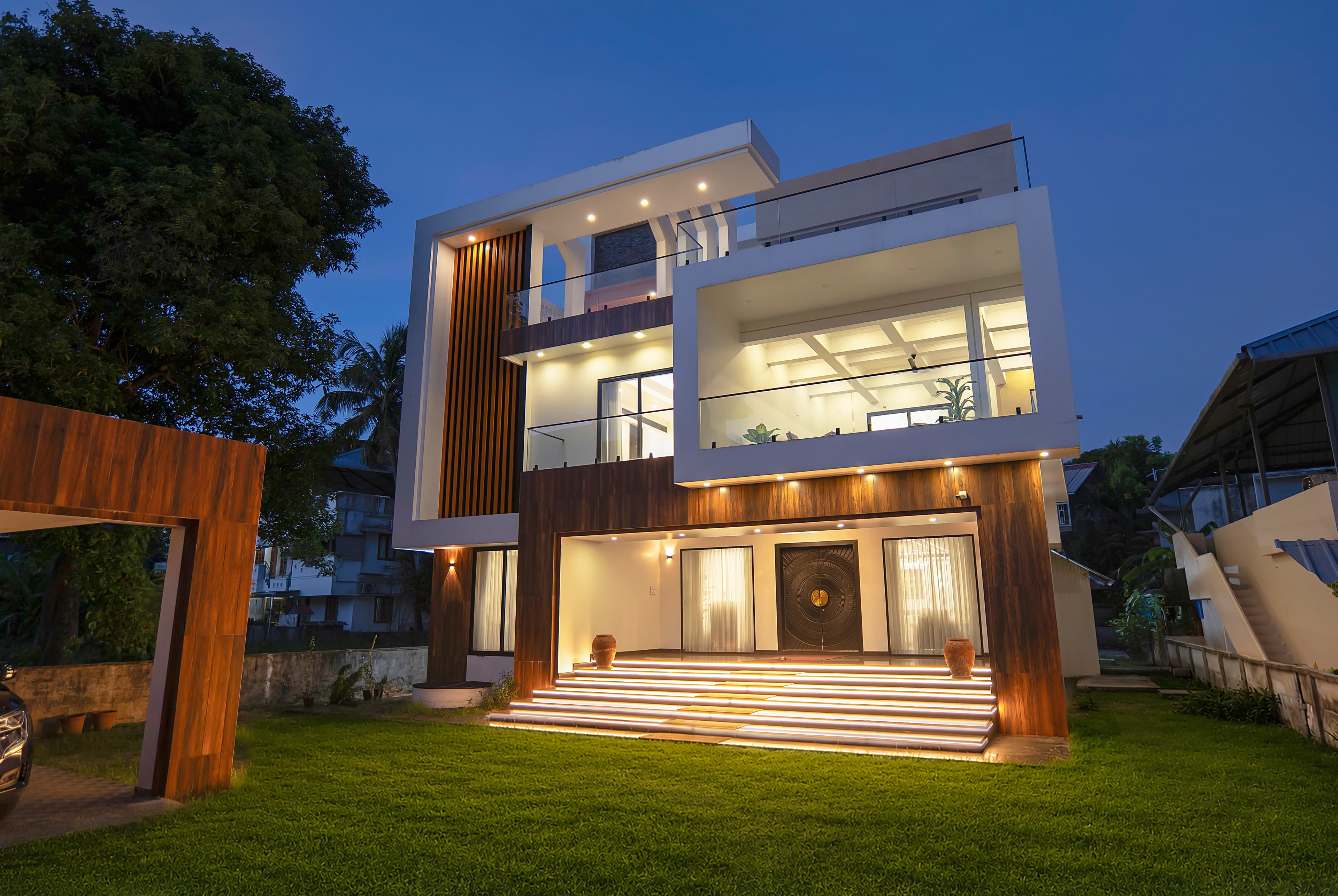 LTS450 | 4-BHK Villa with Office Space, Balcony Sit-Out & Lounge Area | Near Edapally Church