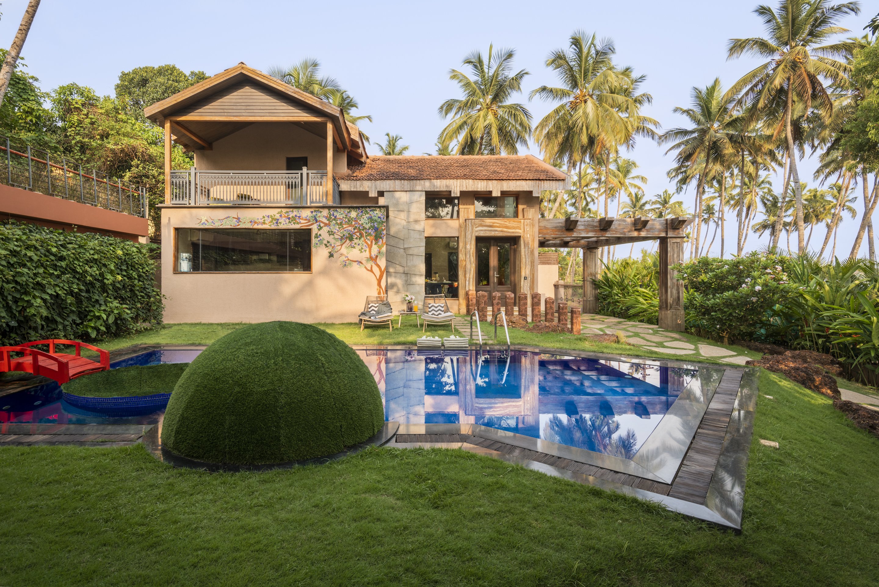 Luxury villas in Reis Magos, North Goa, India LT316