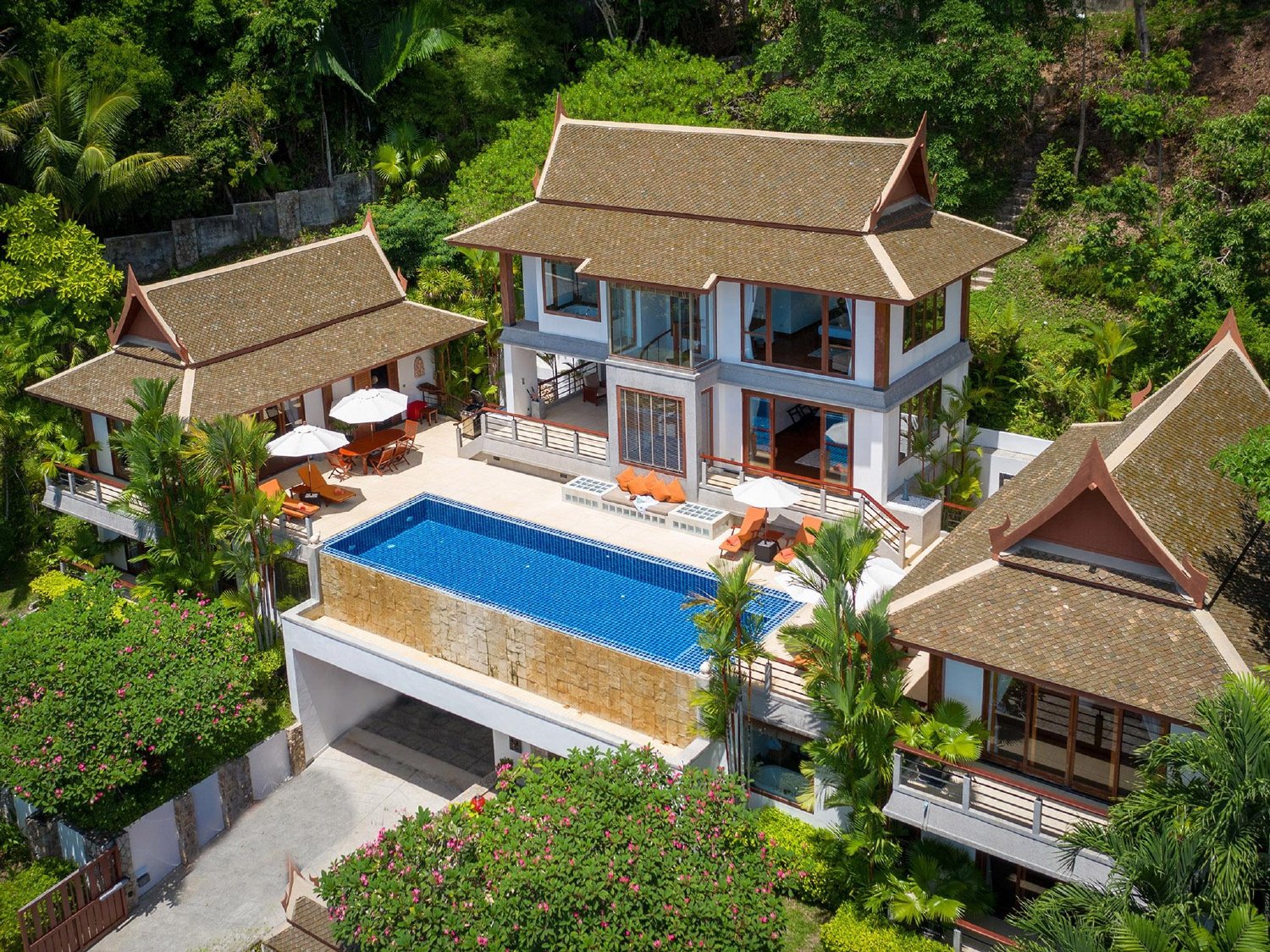 Luxury villas in Thalang, Phuket, Thailand LTT403
